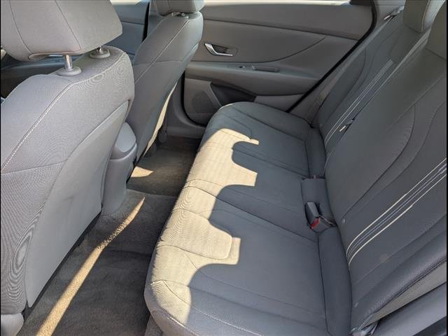 2023 Hyundai Elantra SEL - Photo 11