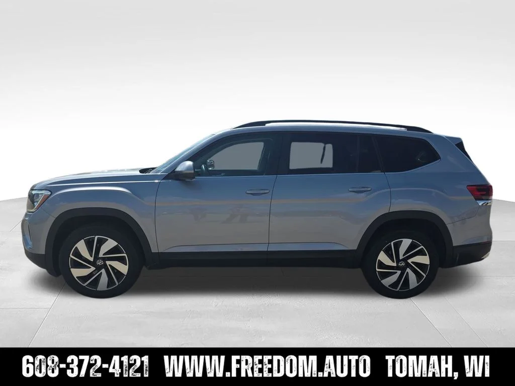 Used 2024 Silver Bird Metallic Volkswagen 2.0T SE w/Technology image 3