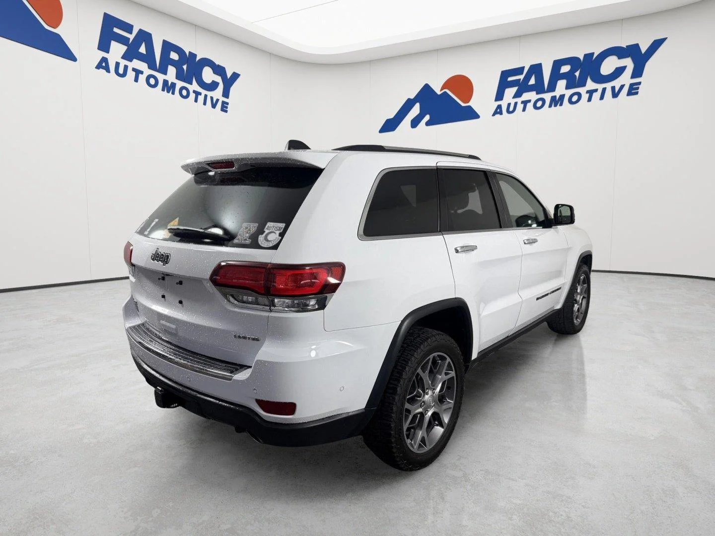 Used 2022 Bright White Clearcoat Jeep Limited image 7