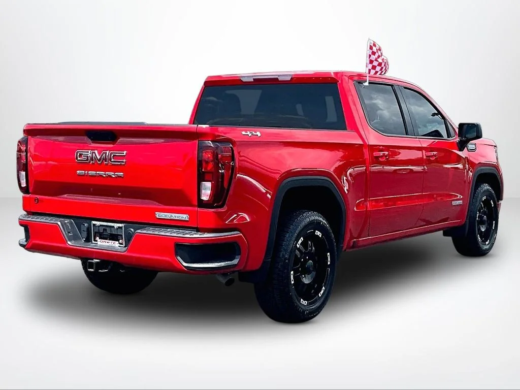 Used 2021 Red GMC Elevation image 2