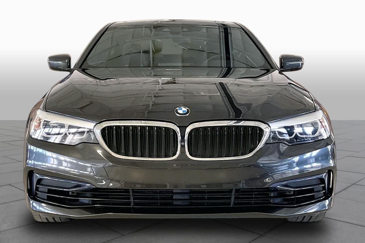 Used 2020 Dark Graphite Metallic BMW 540i image 3
