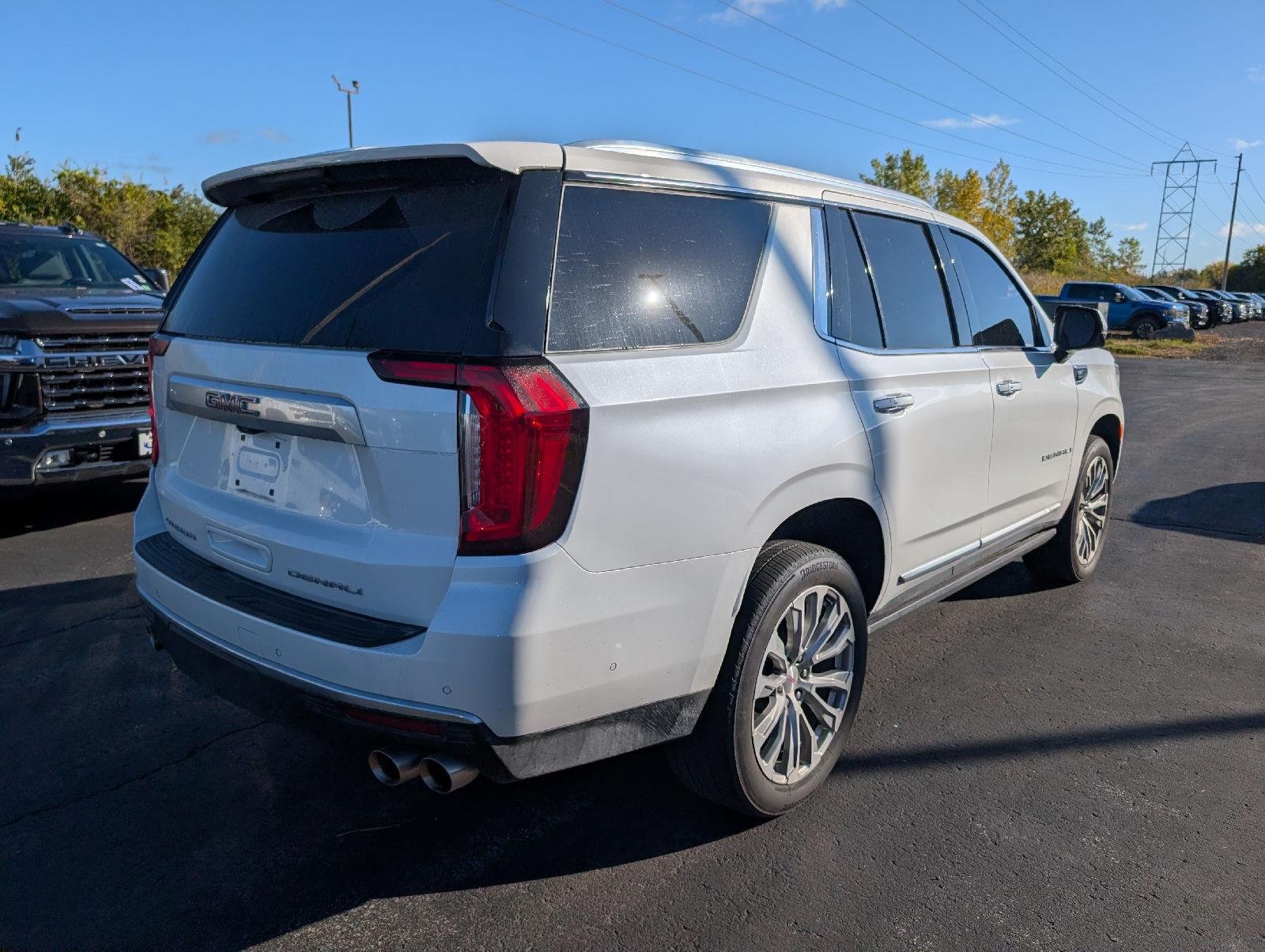 Used 2023 White Frost Tricoat GMC Denali image 7