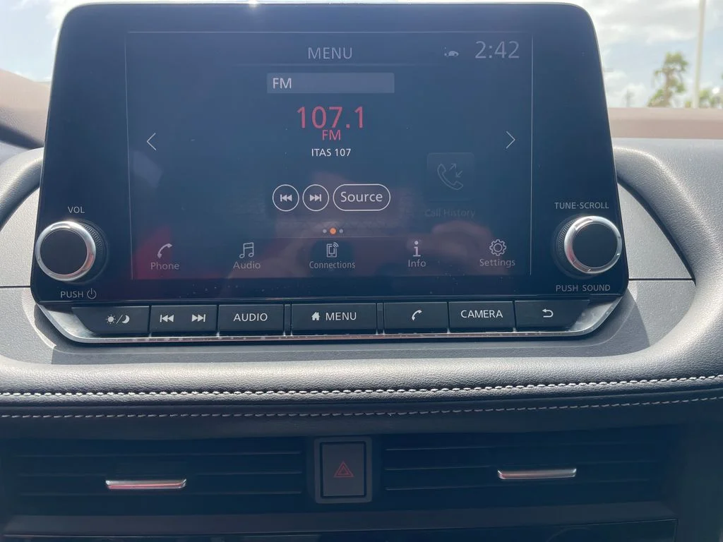 Used 2023 Red Nissan SV image 16