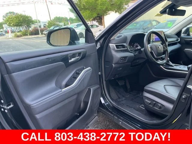 Used 2024 Black Toyota XLE image 3