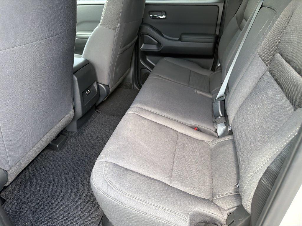 2024 Nissan Frontier SV - Photo 18