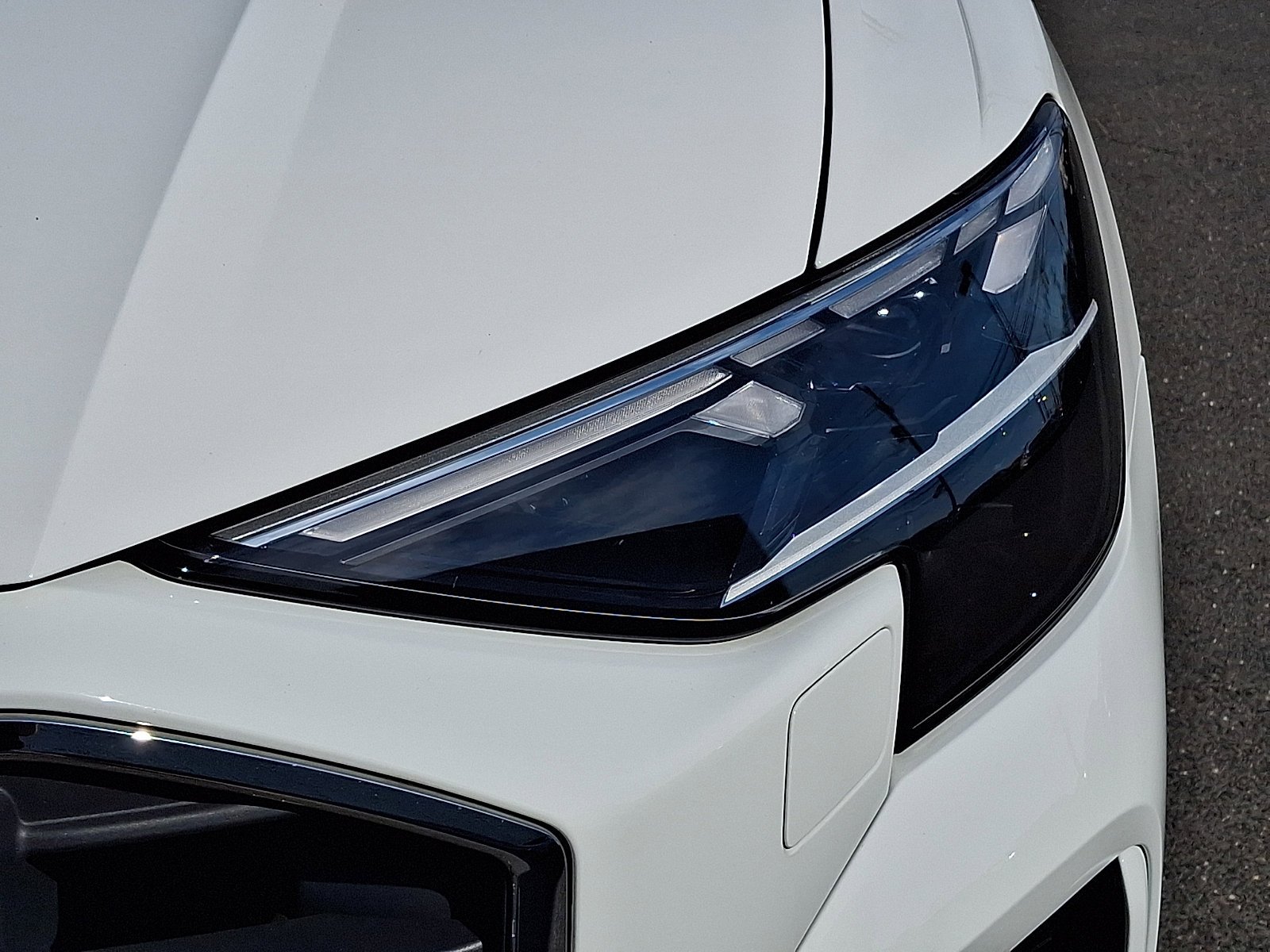 Used 2025 Carrara White   0Q0q Audi Premium image 9