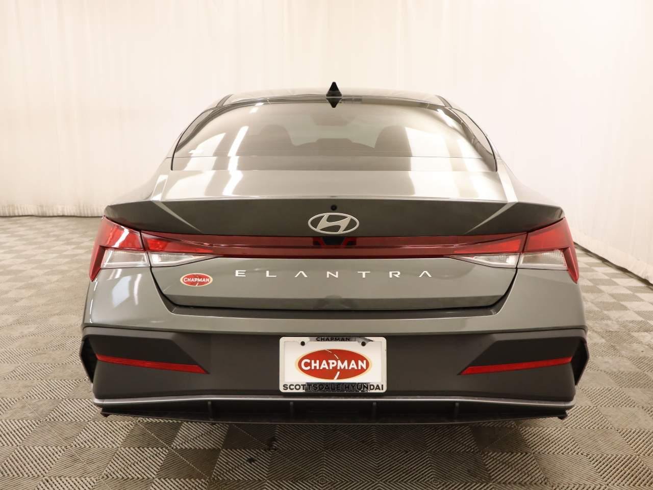 New 2026 Amazon Gray Pearl Hyundai SE image 5
