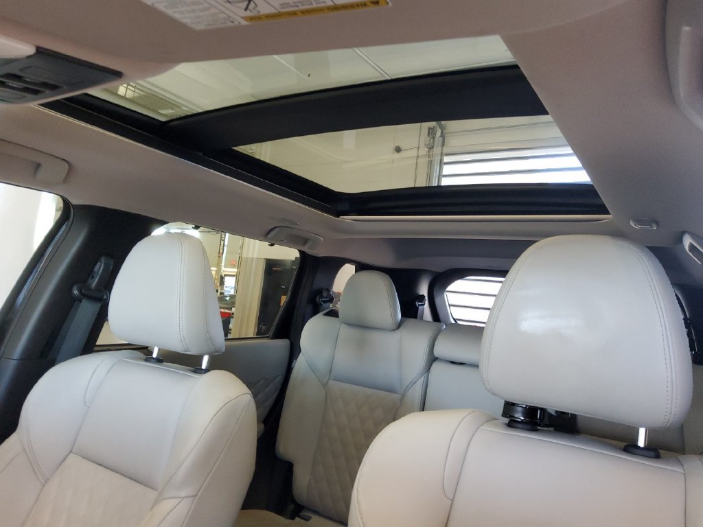 Used 2024 Black Mitsubishi SEL image 25