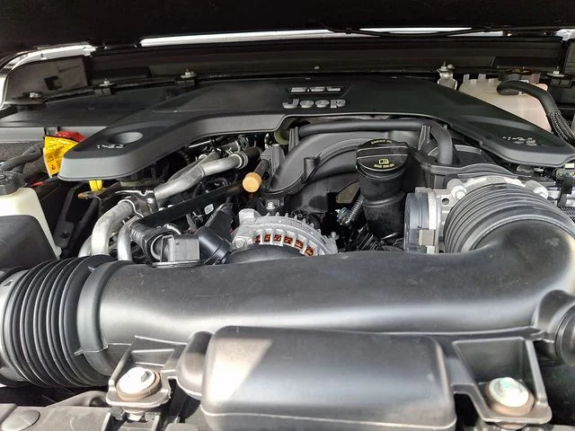 Certified Used 2021 Gray Jeep Overland image 29