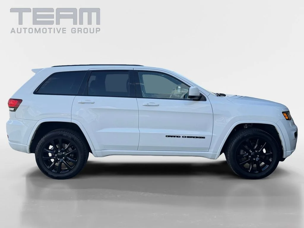 Used 2020 White Jeep Altitude image 8