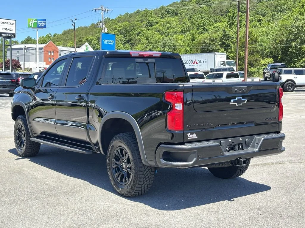Used 2025 Black Chevrolet ZR2 image 9