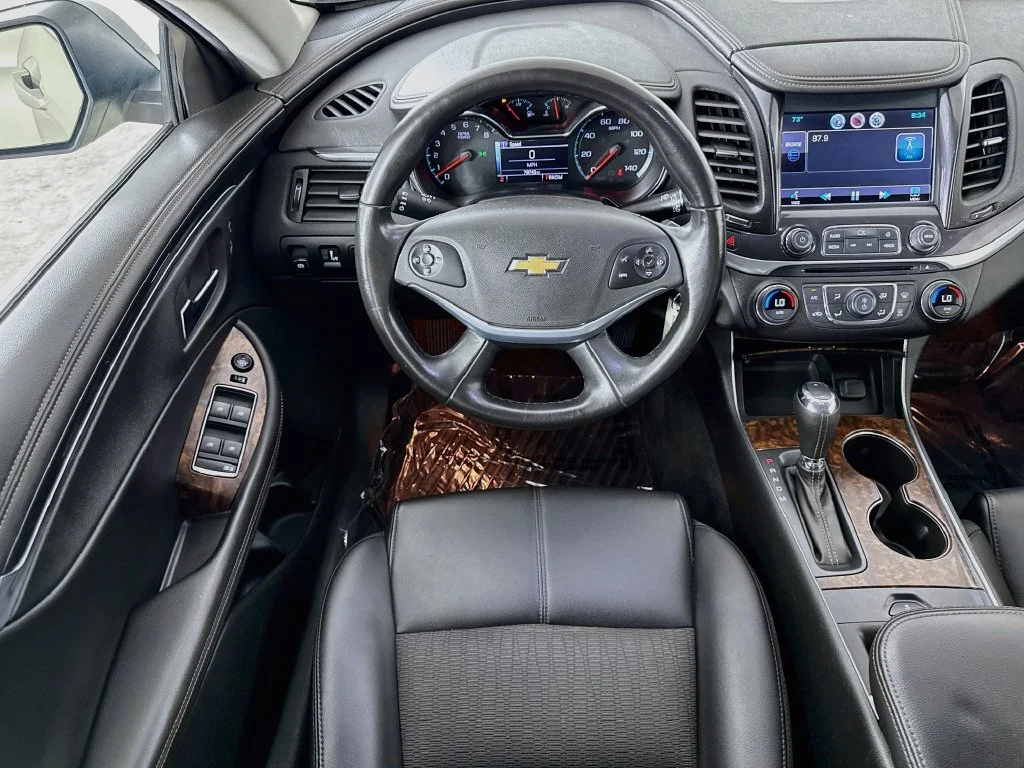 Used 2014 Gold Chevrolet LT image 21