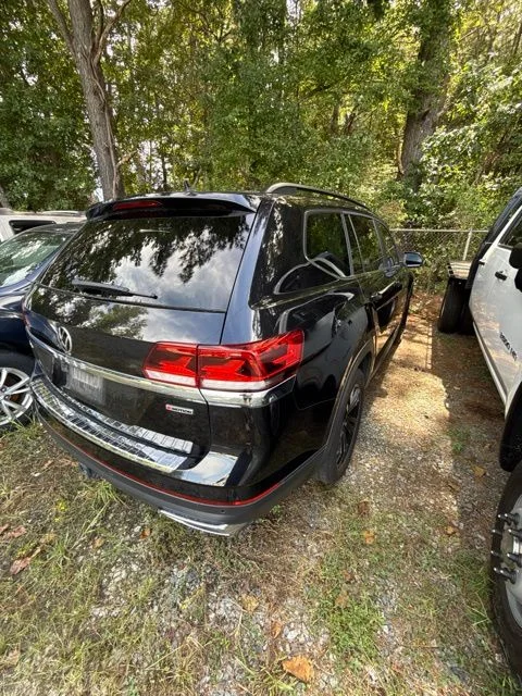 Used 2022 Black Volkswagen 3.6L V6 SE w/Technology image 6