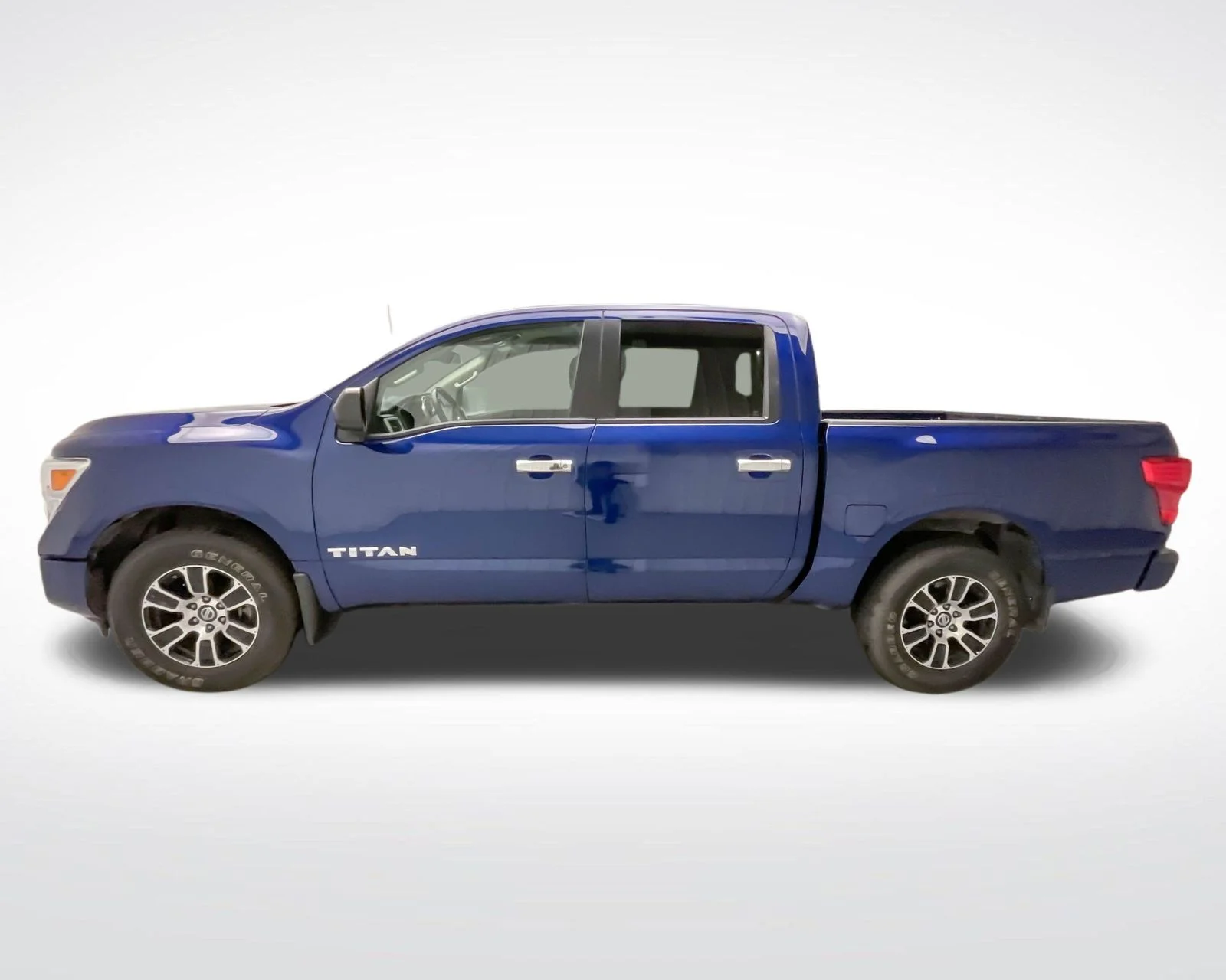 Used 2021 Blue Nissan SV image 8