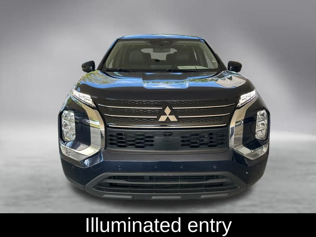 Used 2024 Blue Mitsubishi SE Black Edition image 13