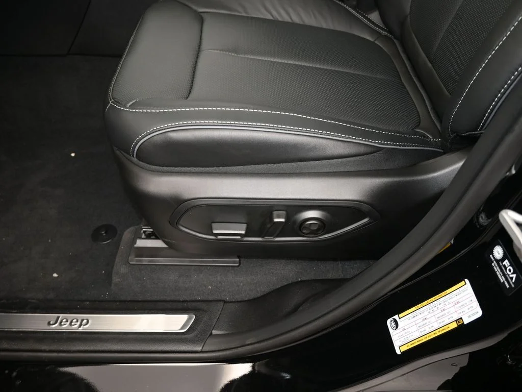 2025 Jeep Grand Cherokee L Overland - Photo 16