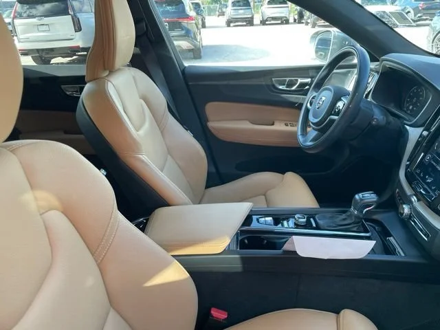 Used 2019 Gray Metallic Volvo Inscription image 8