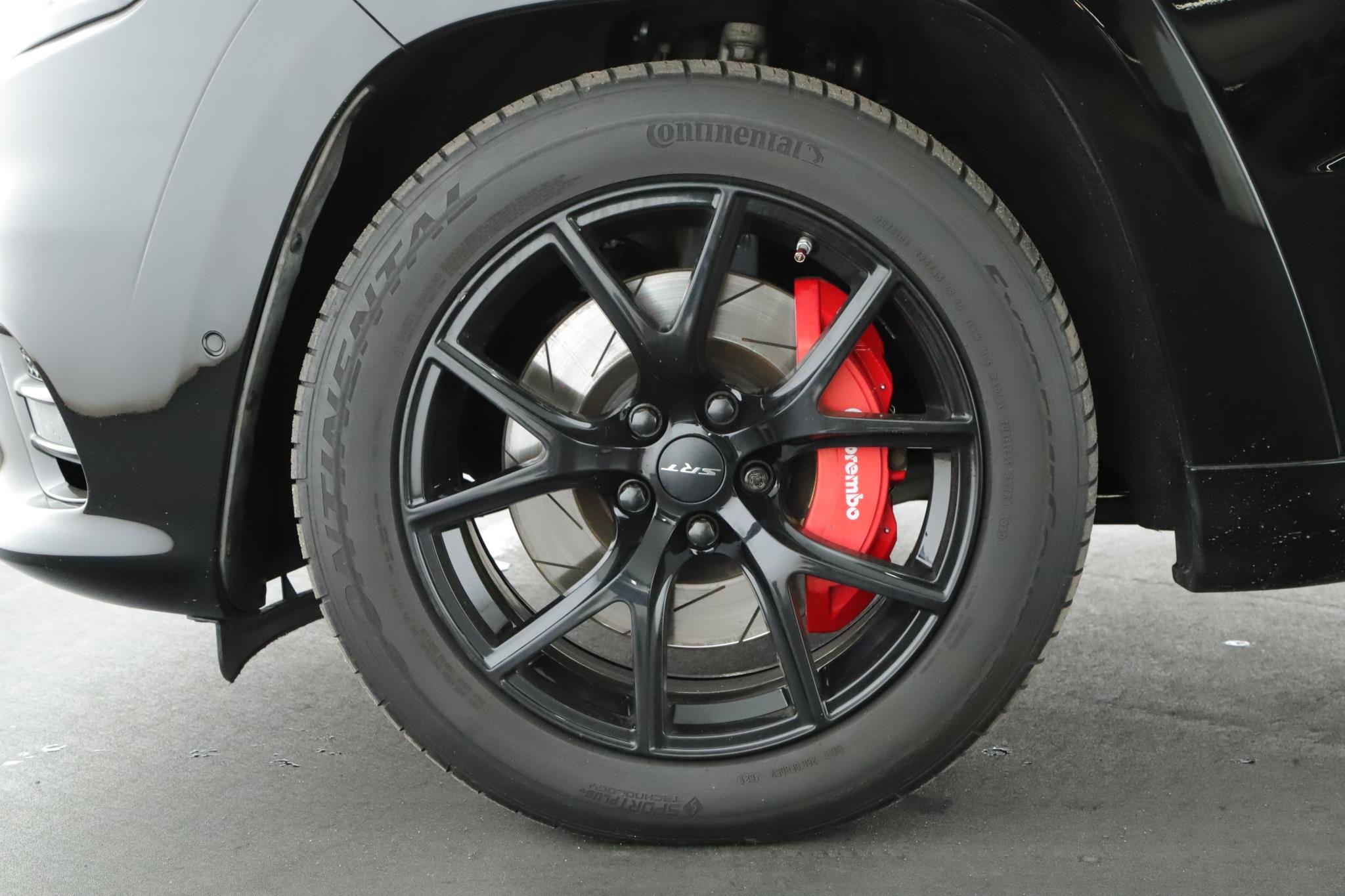 Used 2018 Diamond Black Crystal Pearlcoat Jeep SRT 4x4 image 22