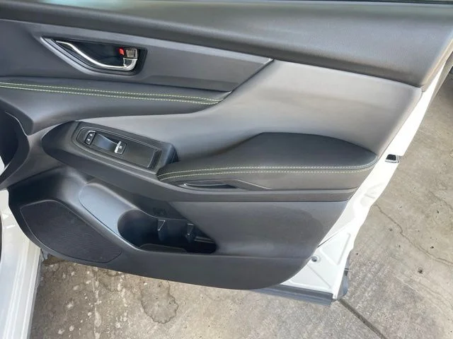 Used 2025 White Subaru Onyx Edition image 27