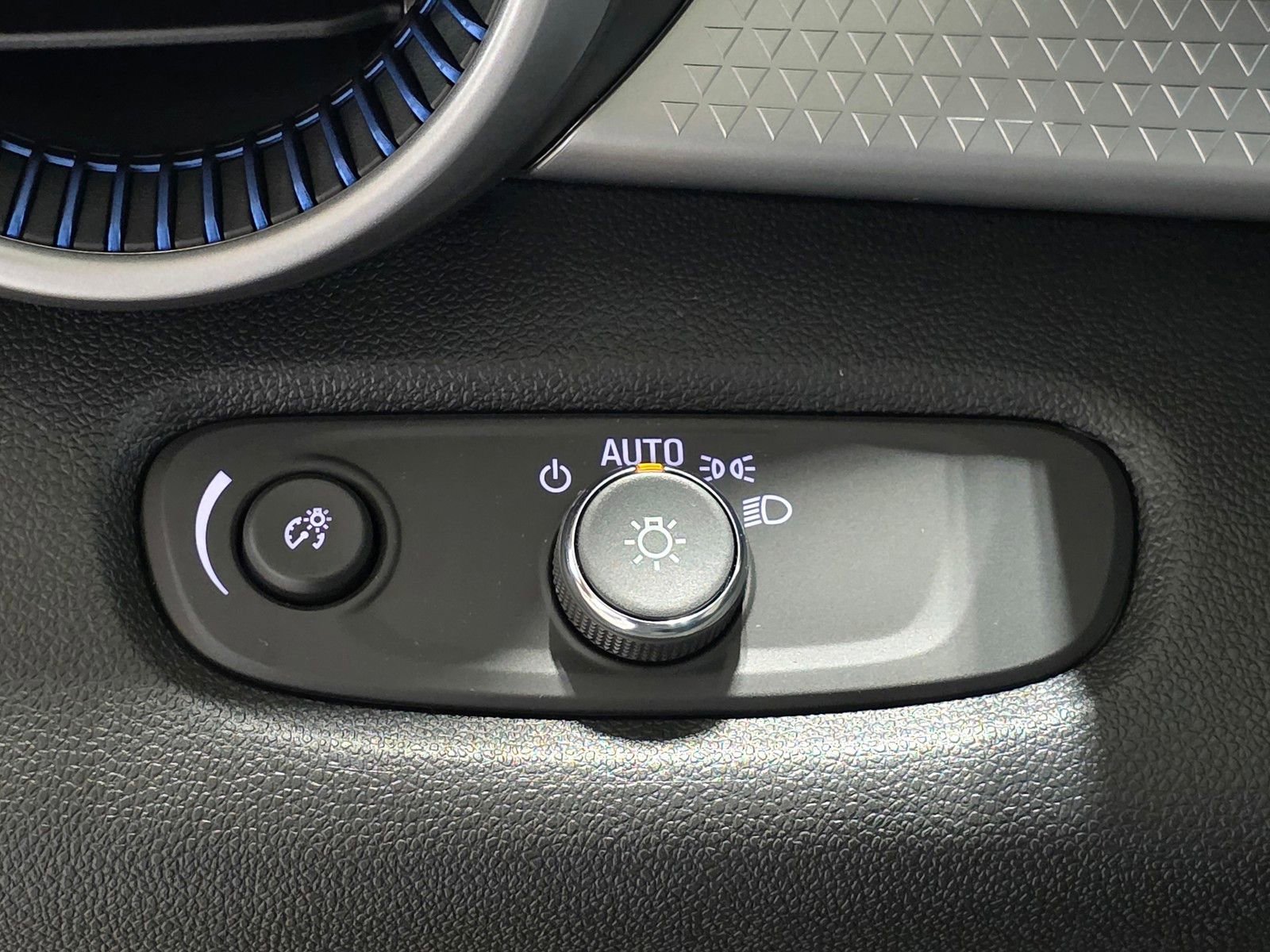 2026 Chevrolet Trax LS - Photo 32