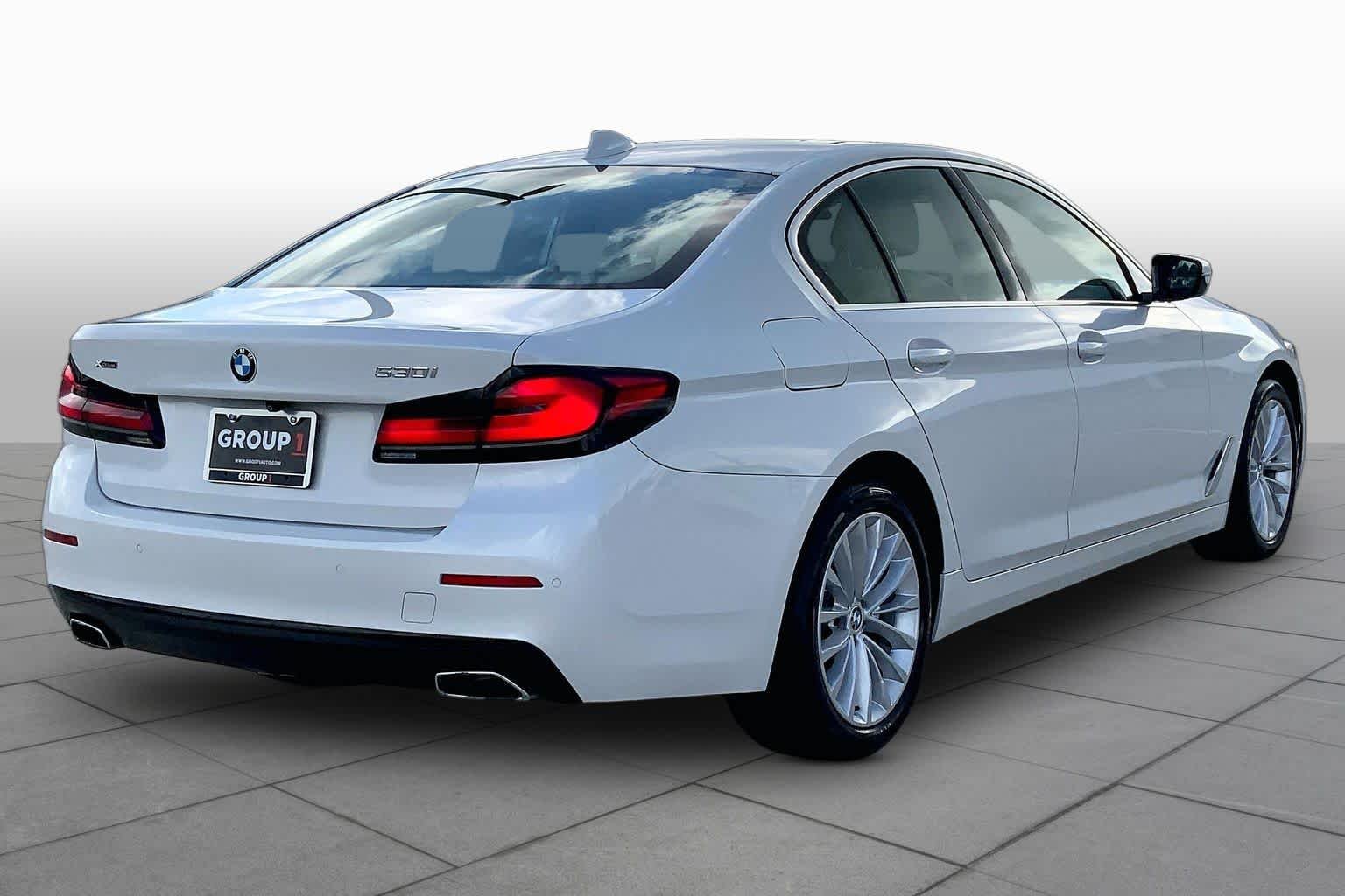 Used 2022 Alpine White BMW 530i xDrive image 13