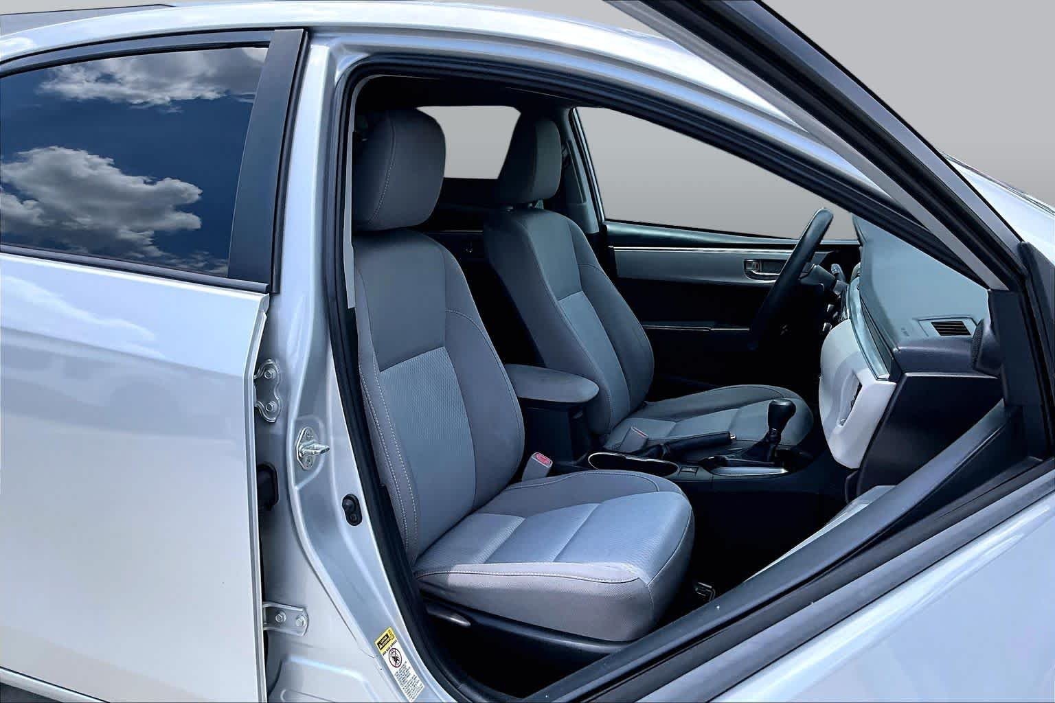 Used 2016 Classic Silver Metallic Toyota LE image 9