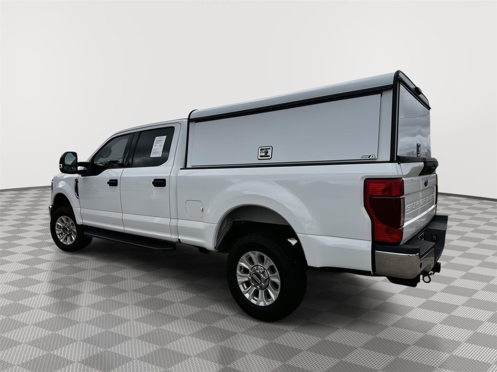 Used 2022 Oxford White Ford XLT image 4