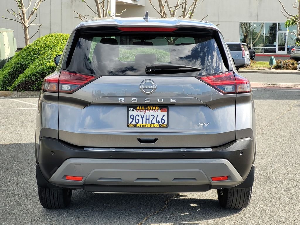 Used 2023 Gray Nissan SV image 5