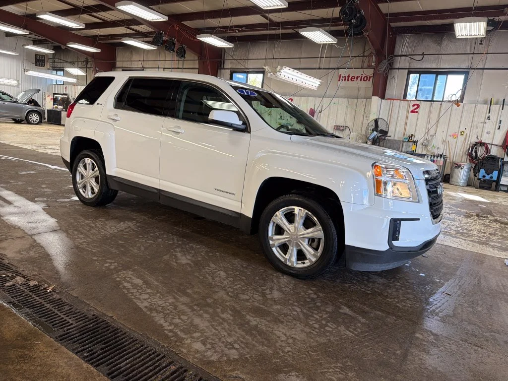Used 2017 White GMC SLE-1 image 7