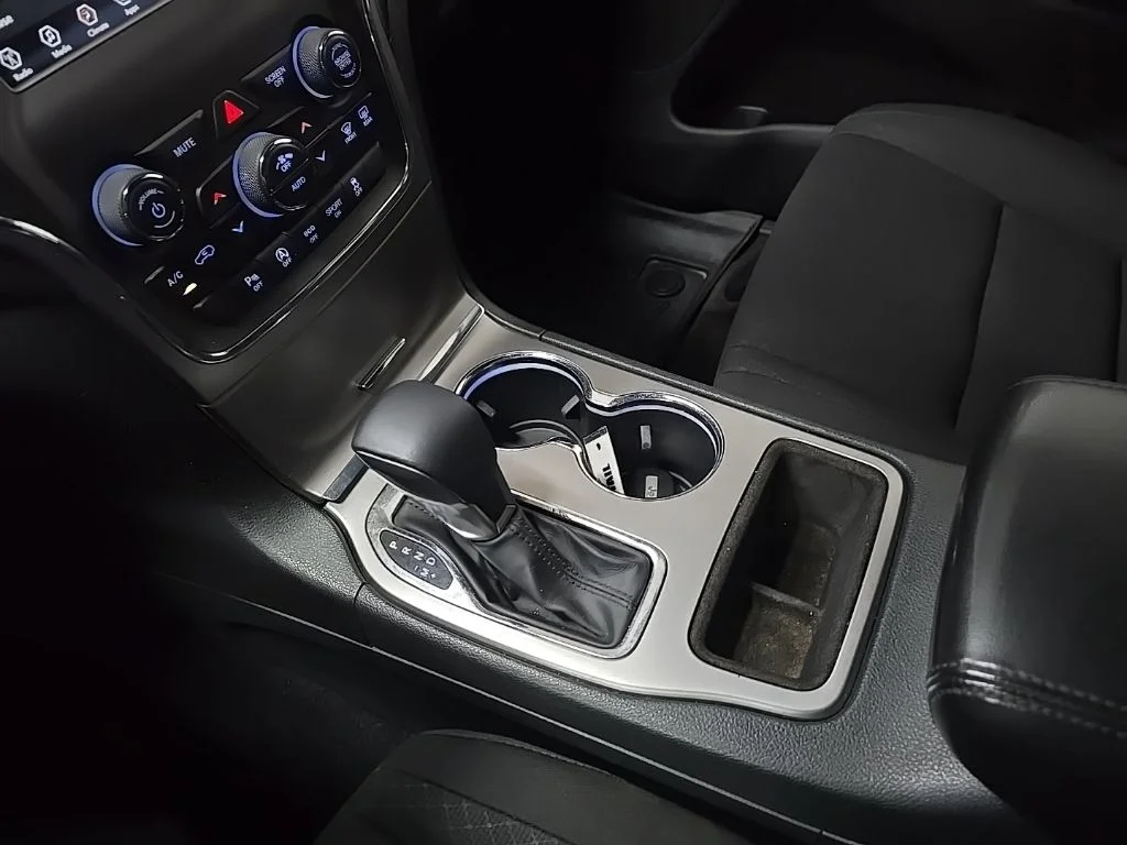 Used 2018 Red Jeep Laredo image 28