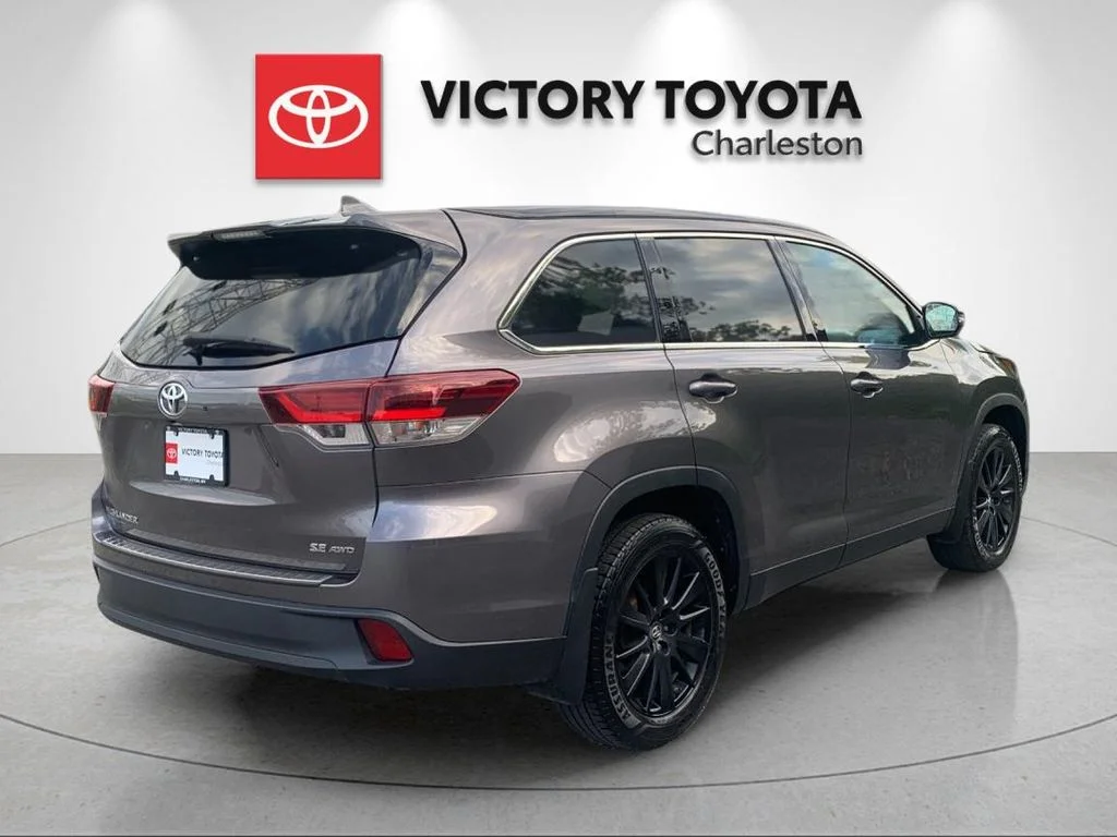 Used 2019 Gray Toyota SE image 7