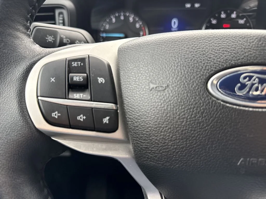 Used 2023 Silver Metallic Ford XLT image 19