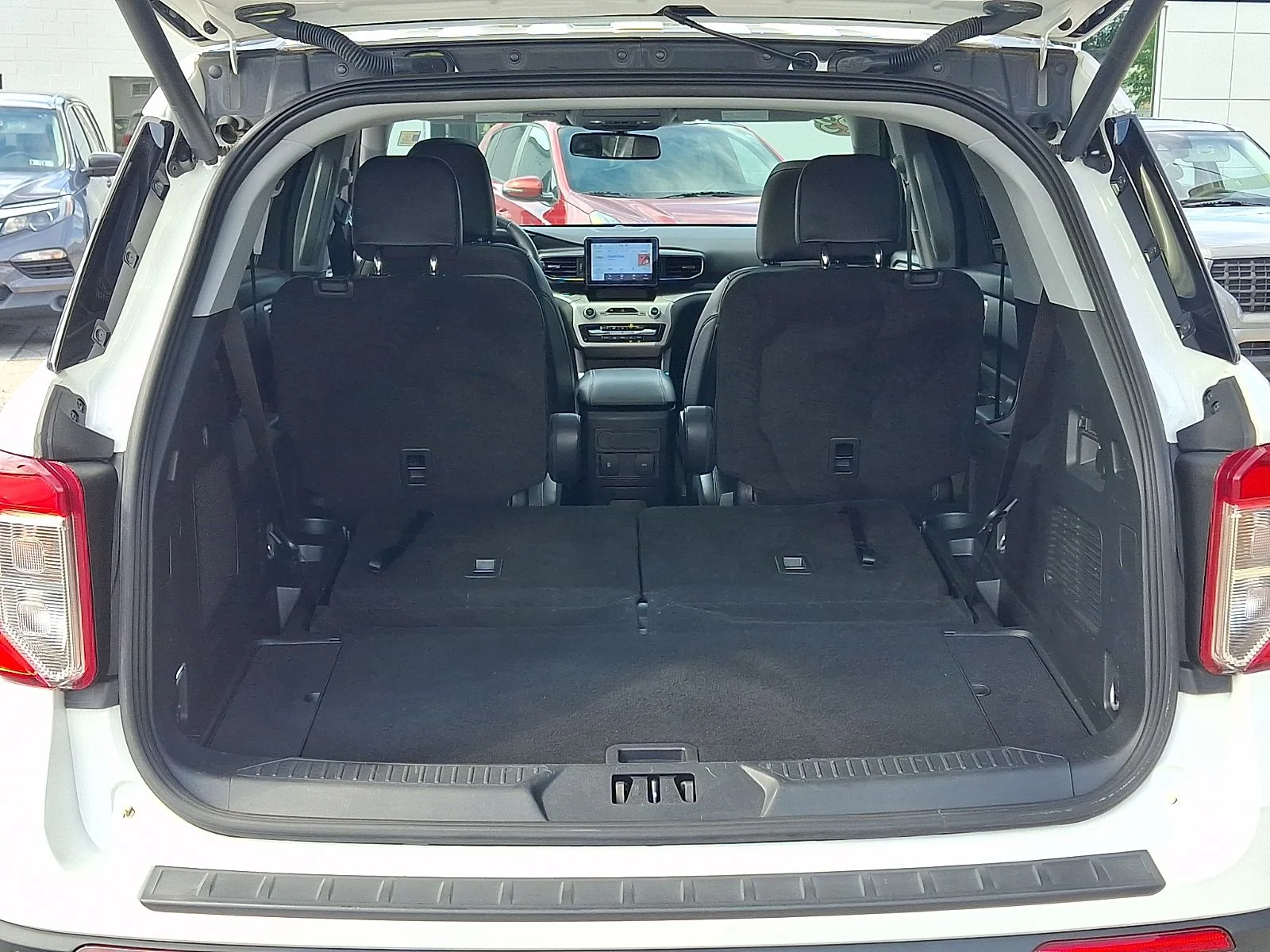 Used 2023 White Ford XLT image 28