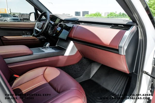 New 2026  Land Rover SE image 12