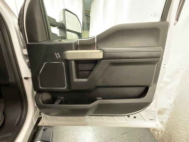 Used 2020 White Ford Lariat image 22