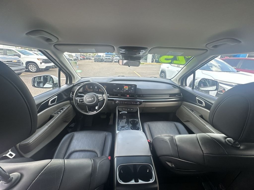 Used 2025 White Kia LXS image 18