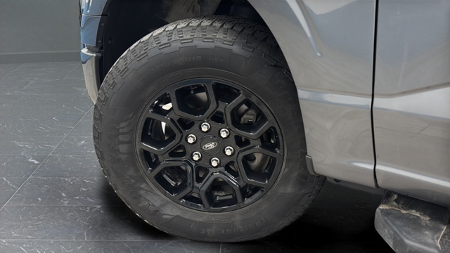 Used 2024 Carbonized Gray Metallic Ford XLT image 36
