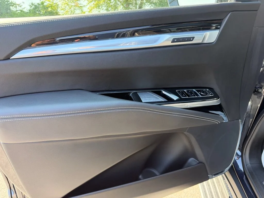 2025 Cadillac Escalade Premium Luxury - Photo 18