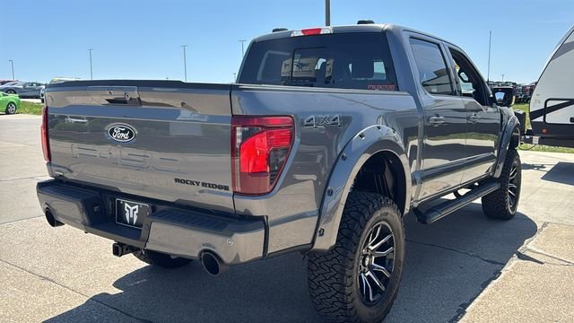 New 2026 Carbonized Gray Metallic Ford XLT image 15