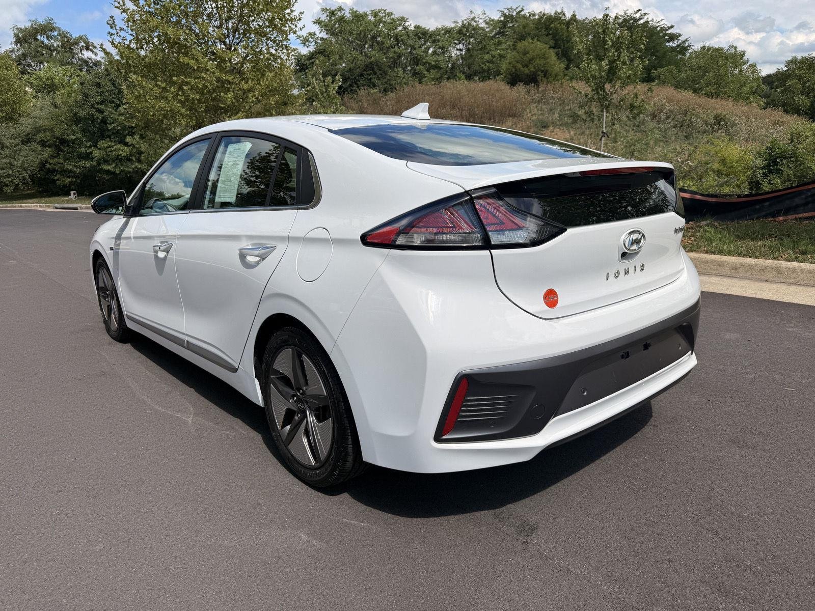 Used 2020 Ceramic White Hyundai Limited image 7