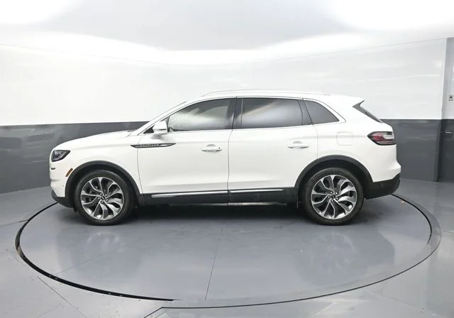 Used 2022 White Lincoln Reserve image 4