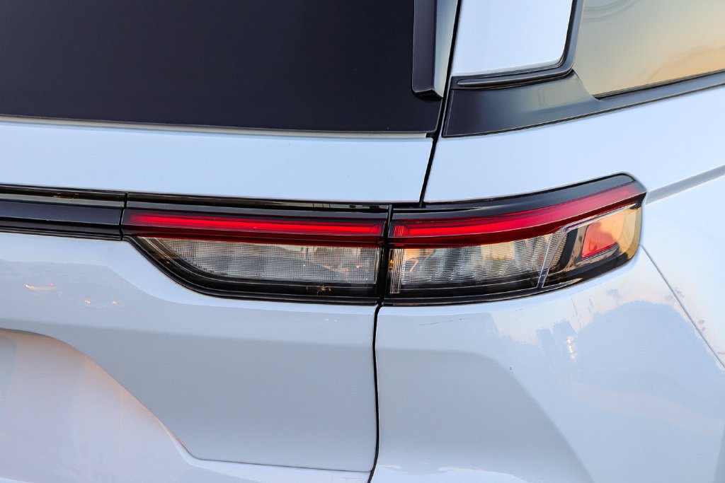 New 2026 Bright White Clearcoat Jeep 85th Anniversary Edition image 10