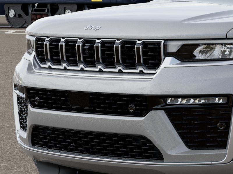 New 2026 Silver Zynith Exterior Paint Jeep Summit image 7
