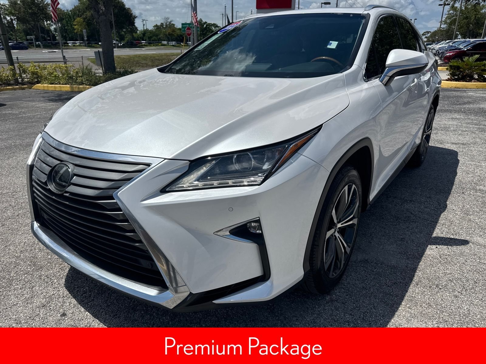 Used 2019 White Lexus 350 image 4