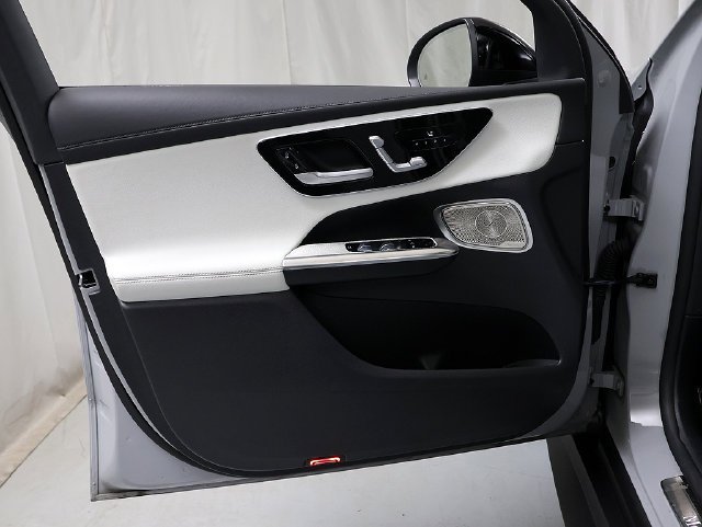 Certified Used 2025 MANUFAKTUR Alpine Grey Mercedes-Benz GLC 350e image 26