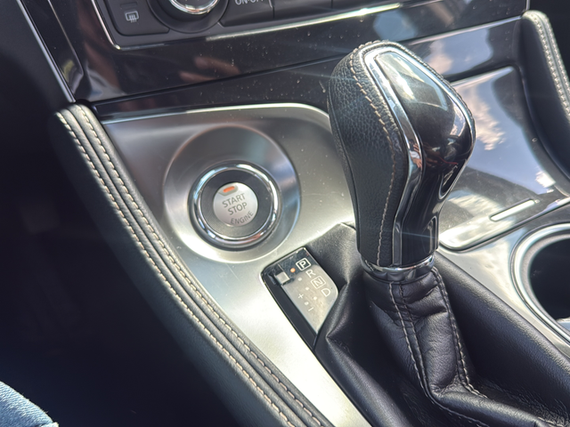 Used 2023 Black Nissan Platinum image 26