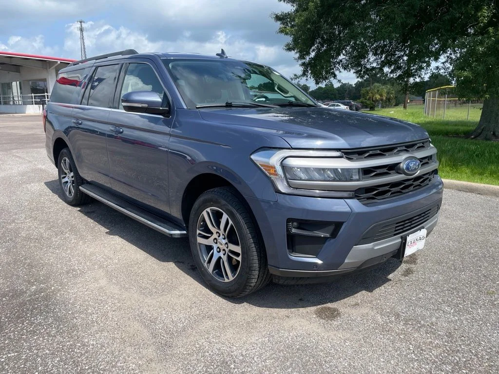 Used 2023 Blue Ford XLT image 2