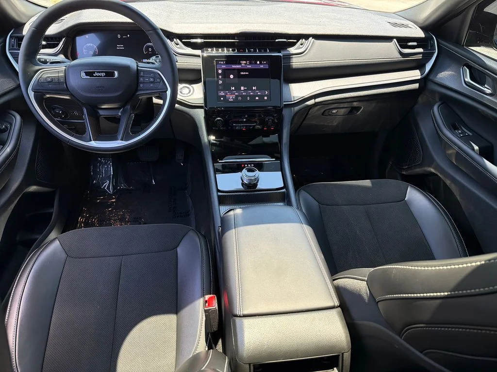 Used 2025 Red Jeep Altitude X image 14