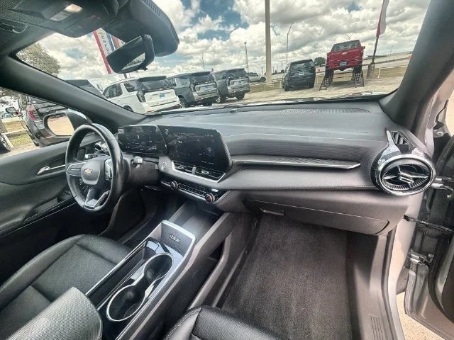 2025 Chevrolet Equinox LT - Photo 28