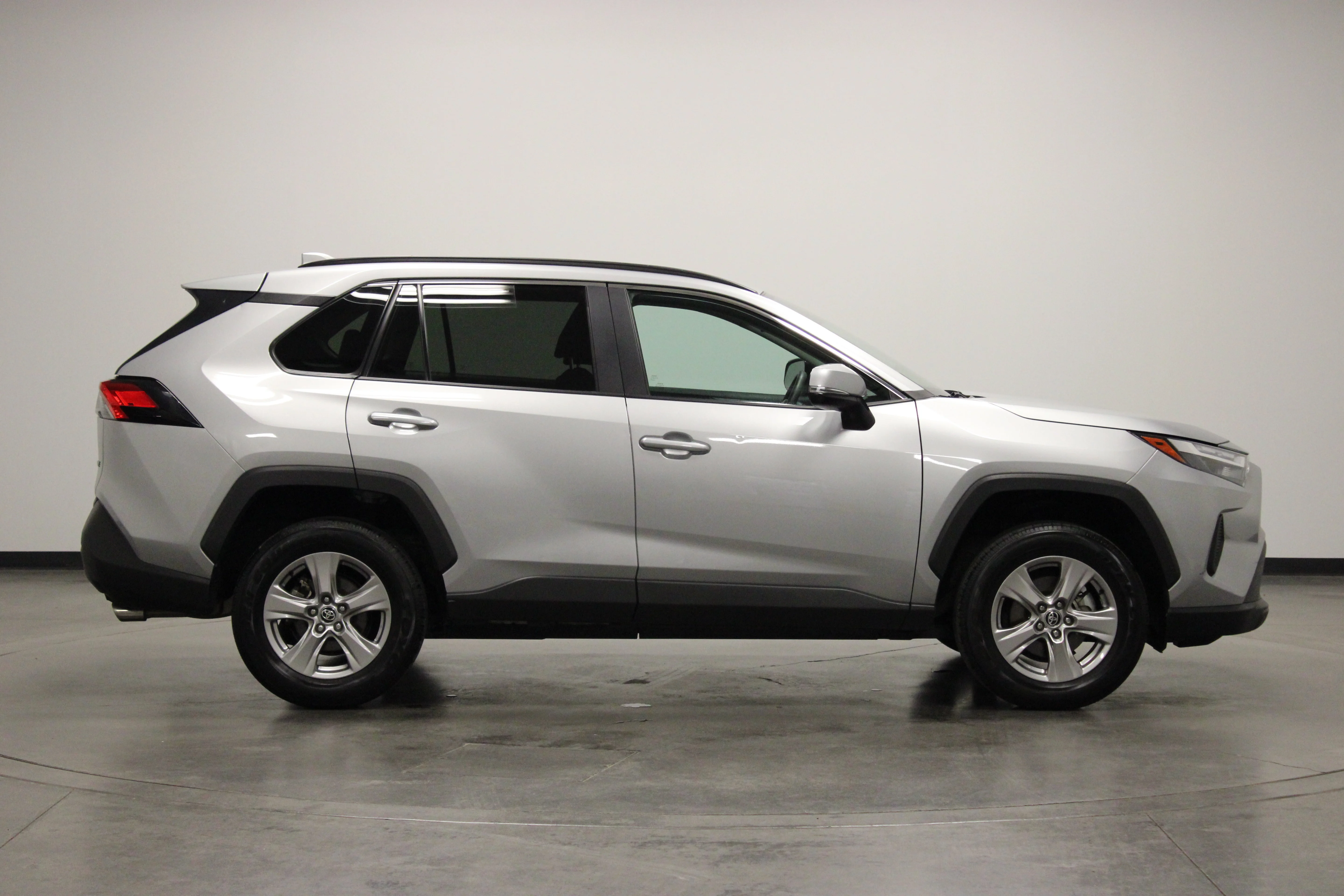 Used 2025 Silver Sky Metallic Toyota XLE image 9